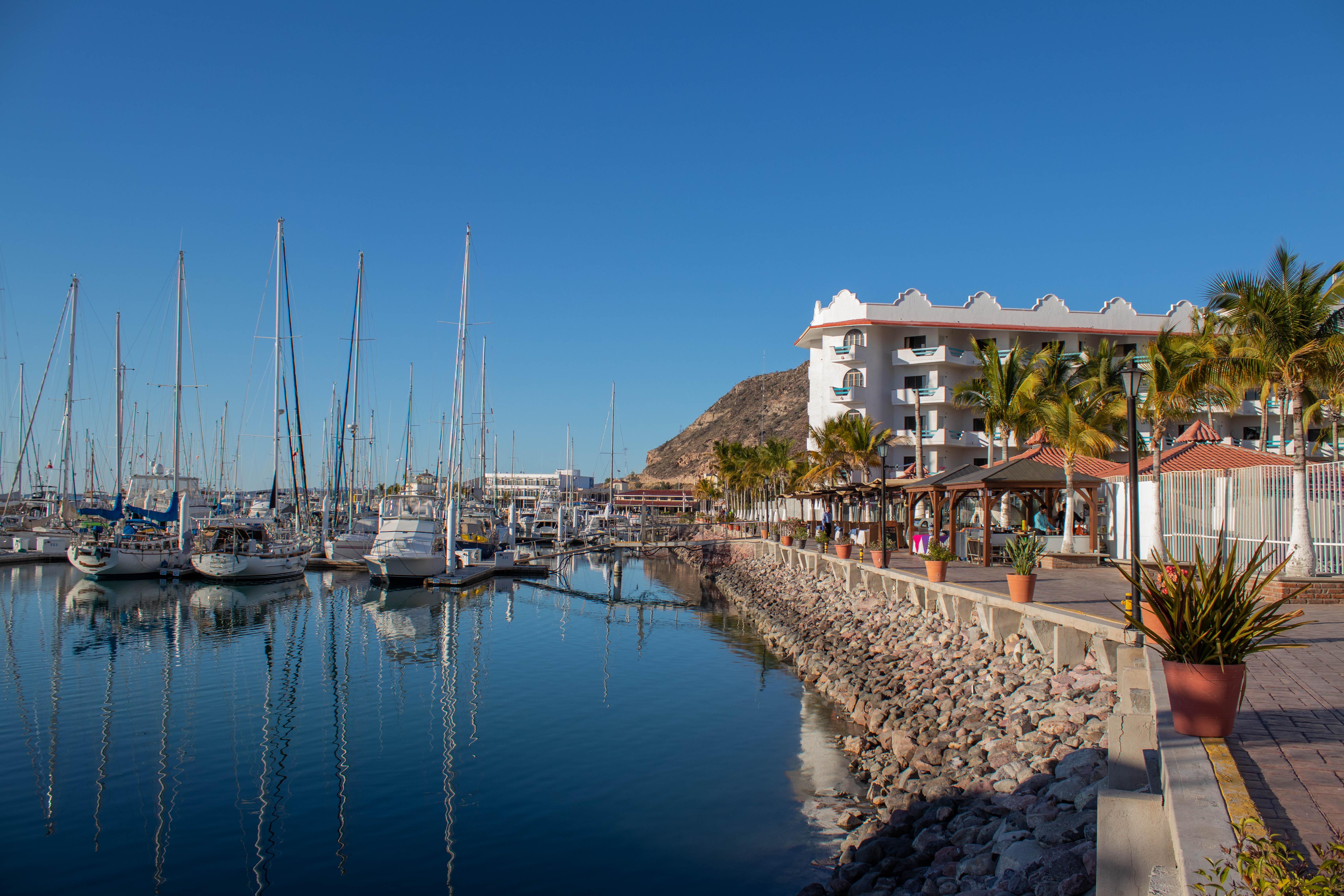 The Westmarine Waterfront Hotel La Paz Esterno foto