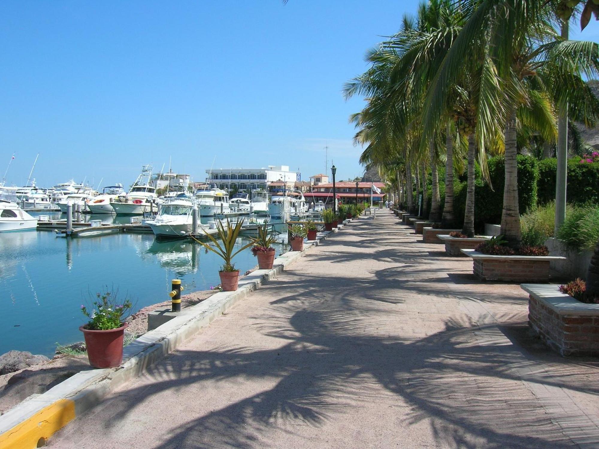 The Westmarine Waterfront Hotel La Paz Esterno foto